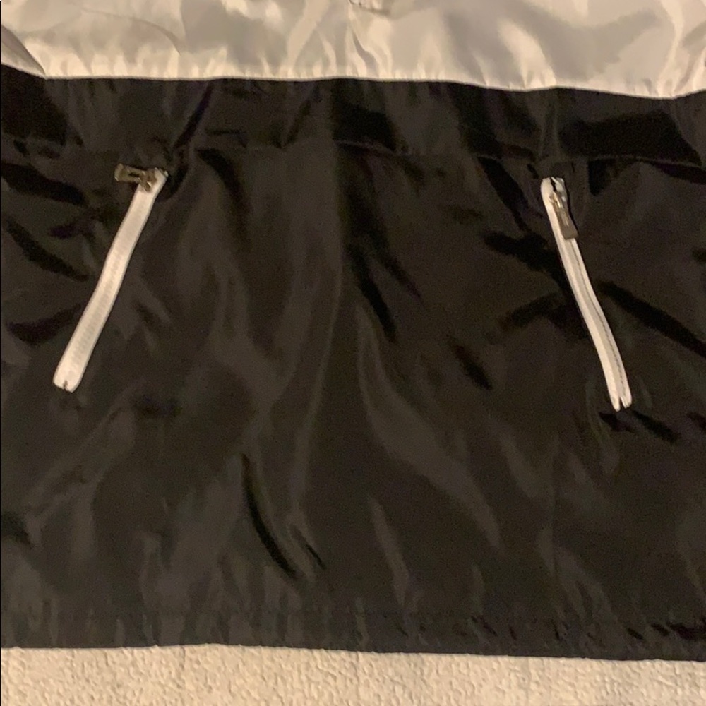 Windbreaker - Picture 3 of 5